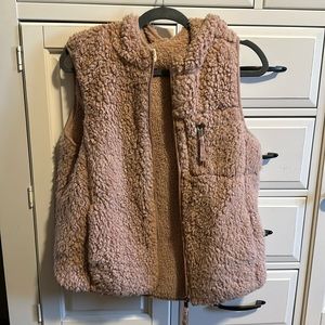 Super fuzzy soft hooded vest!